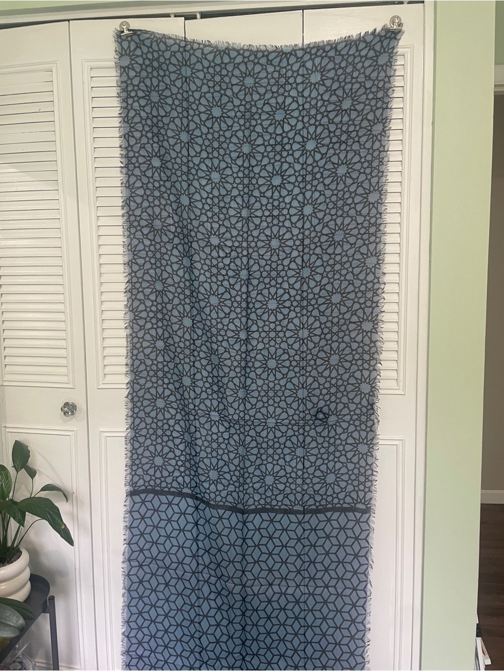 Blue Geometric Pattern Lightweight Scarf
